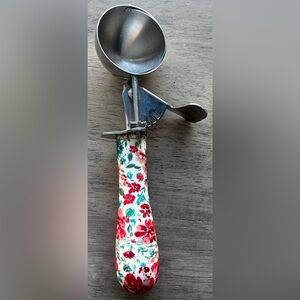 Pioneer Woman Ice Cream Scoop  8.5"L